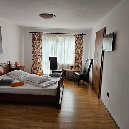 Pensiunea Kyfana Zărneşti 외부 사진